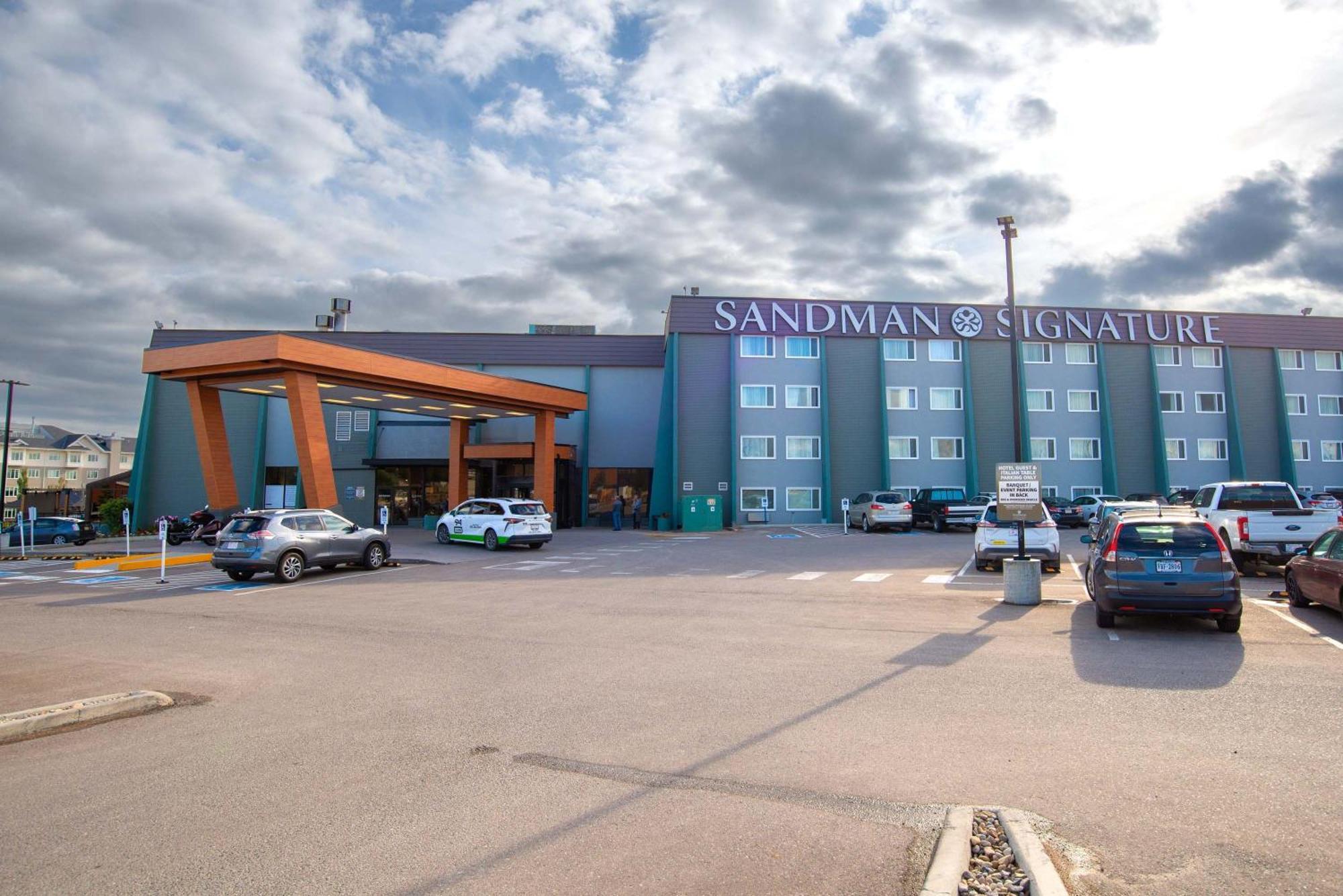 Sandman Signature Lethbridge Lodge Екстериор снимка